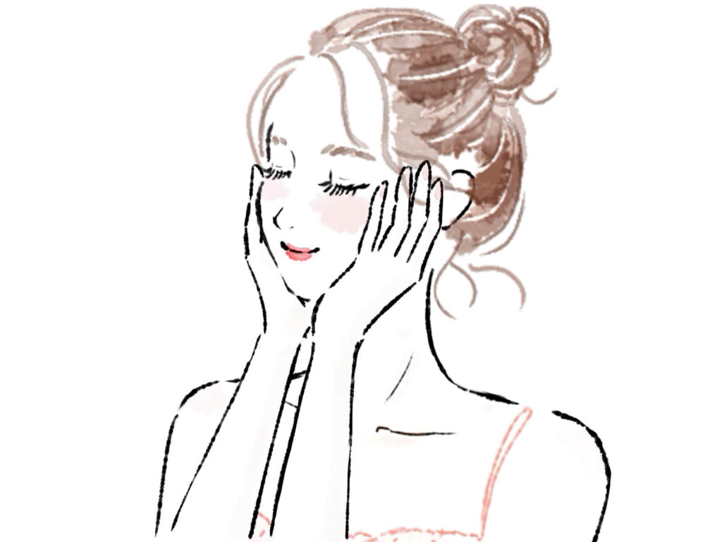 スキンケアをする女性